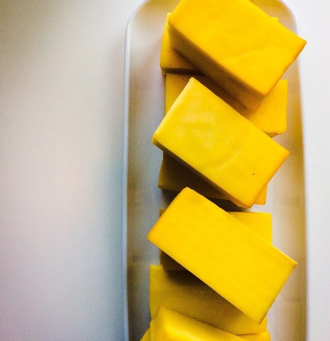 Bloc de cheddar fumé maison